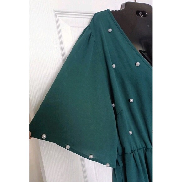 BloomChic Surplice Dress Pearl Embellished Size XL 14/16 Green Dolman Sleeve - Picture 7 of 7